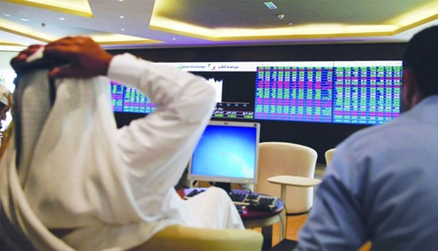 Banking, industrials equities weigh on Qatar bourse