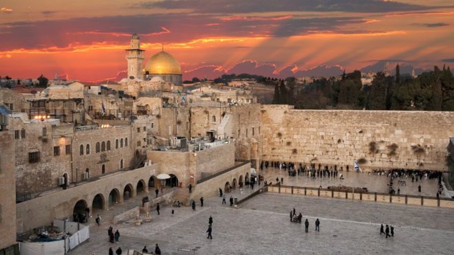 Australia considers following US on Jerusalem embassy