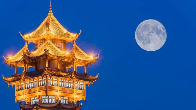 Fake moon: Could China really light up the night sky?