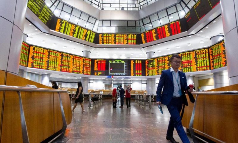 World Stocks Push Past Growth Worries in China, Italy