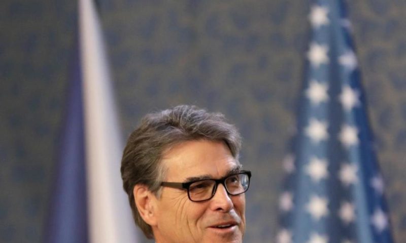 US Energy Secretary in Prague to Lobby for Nuclear Industry