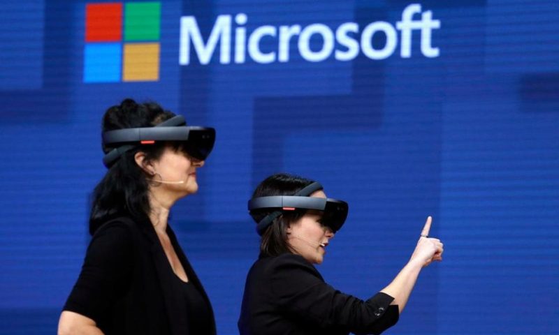 Army Wants Microsoft’s HoloLens Headsets for Battlefield