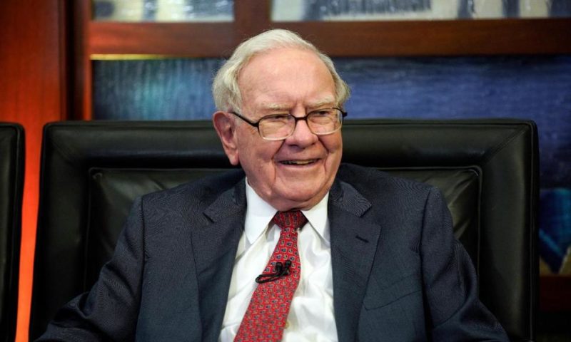 Buffett’s Firm Quadruples 3Q Profit on Investment Gains