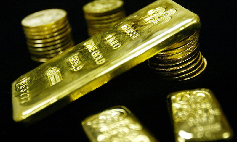 Gold futures log first decline in 3 sessions