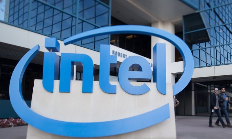 Intel stock drops after earnings show weak outlook, revenue miss