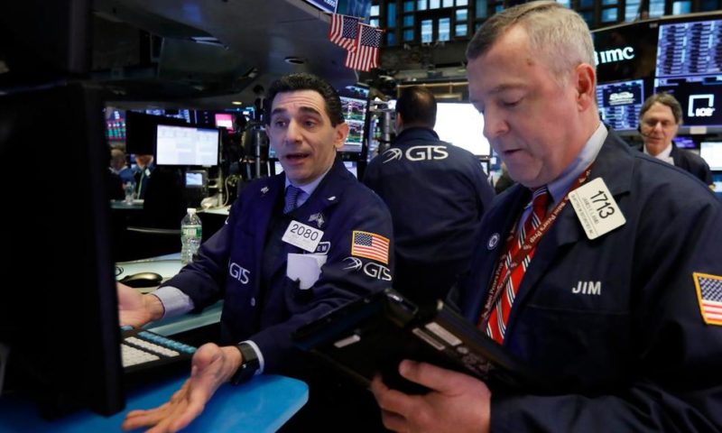 US Stock Indexes End Slightly Lower After Wobbly Day