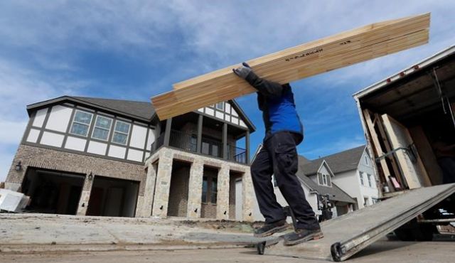 US housing starts slump