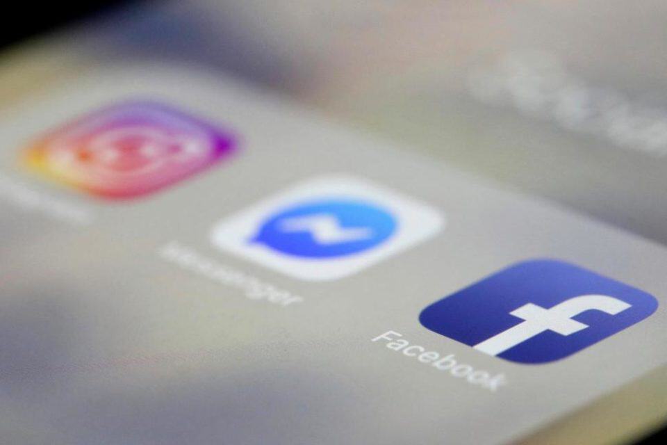 Facebook, Instagram Suffer Outages