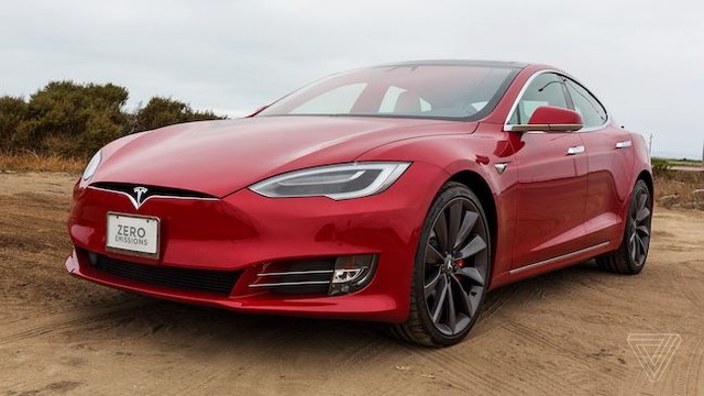 Tesla posts $700M Q1 loss