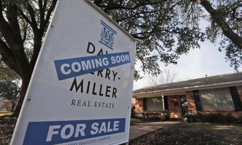 Home Sales Fall 4.9% in Slow Start to Spring Buying Season