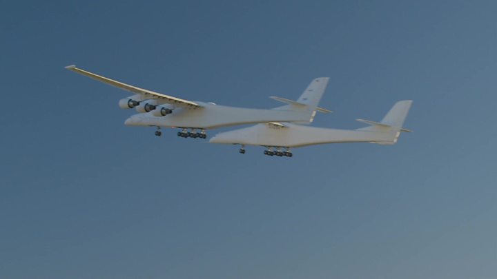 Stratolaunch: ‘World’s largest plane’ lifts off for the first time