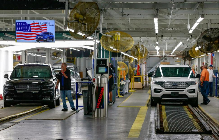 US Manufacturing Growth Slows in June for 3rd Straight Month