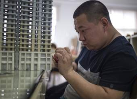 Caixin: China’s manufacturing activity slumps