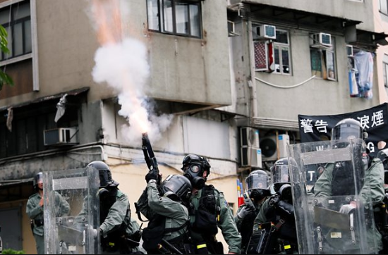 Hong Kong protests: Police fire tear gas at Yuen Long rally