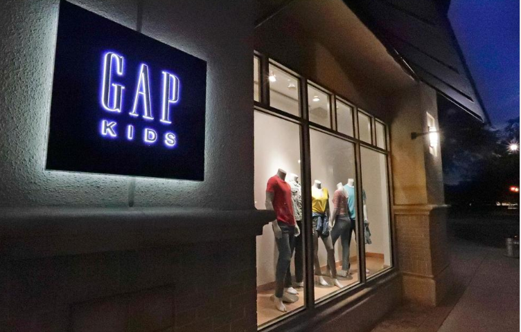 Gap’s 2Q Profits Fall, Reflecting Chain Still Mired in Slump