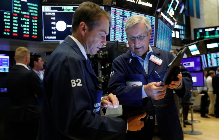 US Stock Indexes End Mixed Ahead of Fed Chairman Speech