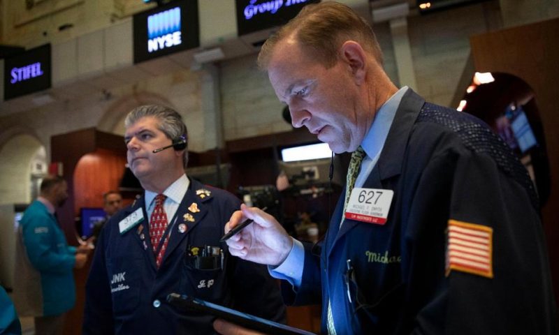 US Stocks Fall, Bond Prices Rise as Investors Turn Cautious