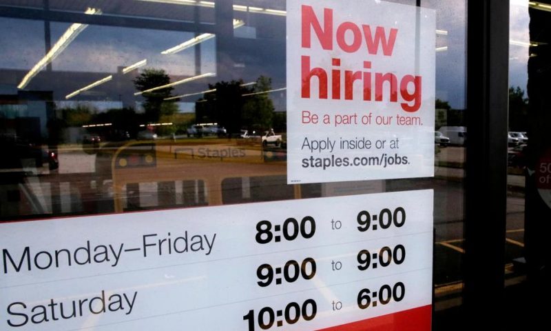 US Job Openings Slip 1.7% in August as Labor Market Slows