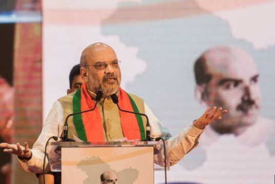 Amit Shah vows to eject illegal migrants from West Bengal