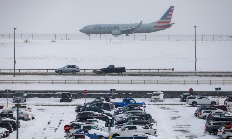 Heavy snow on one end, ‘bomb cyclone’ on the other threatens U.S. Thanksgiving travel