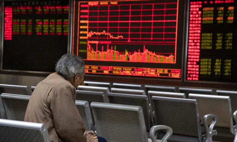 World Stocks Rise as Investors Await US-China Trade Moves