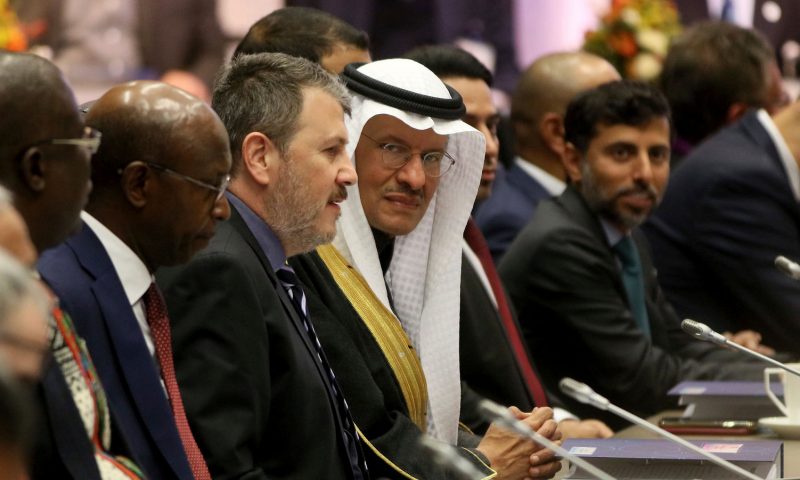 Saudi Arabia, Kuwait End Dispute Over Shared Oil Fields
