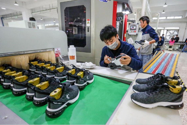 China’s 2019 Economic Growth Weakens Amid Trade War