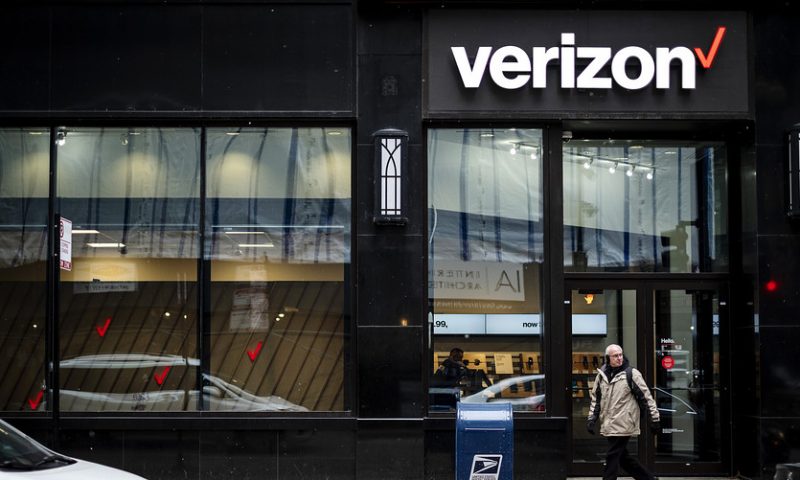Verizon stock slips after earnings as ‘just being better than AT&T isn’t enough’