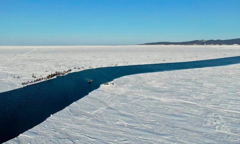 536 Fishermen Stranded on Giant Ice Floe Rescued in Russia