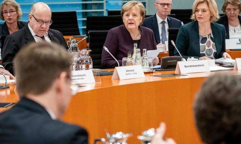 Germany’s Merkel Meets Food Industry to Discuss Low Prices