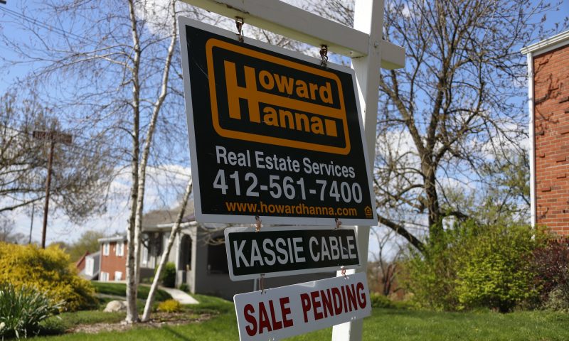 Pending Home Sales Plunged 21.8% in April on a Monthly Basis