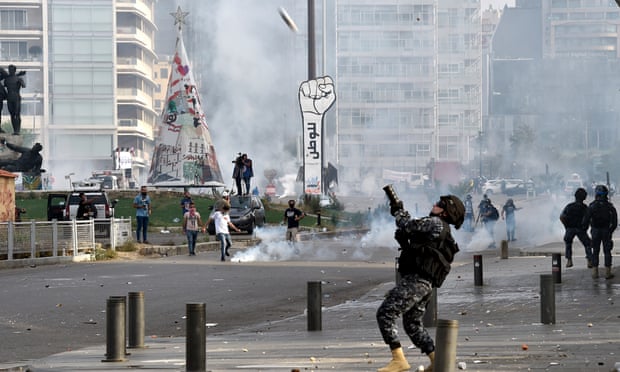 Dozens wounded in Lebanon as protesters demand basic rights