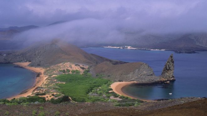 Ecuador on alert over huge Chinese fishing fleet off Galapagos Islands