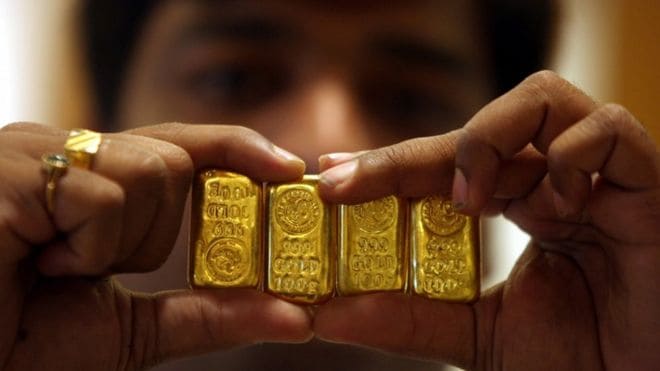 India gold smuggling case sparks political row