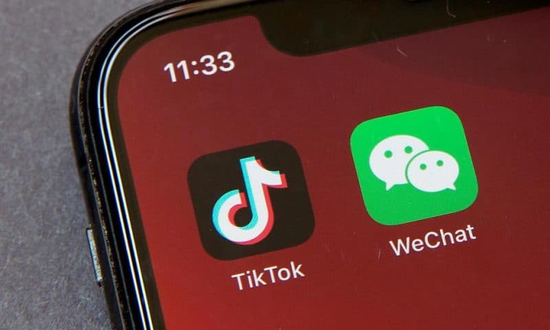 US WeChat Users Sue Trump Over Order Banning Messaging App