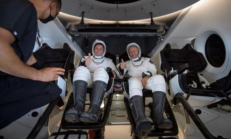 SpaceX Capsule and NASA Crew Make 1st Splashdown in 45 Years