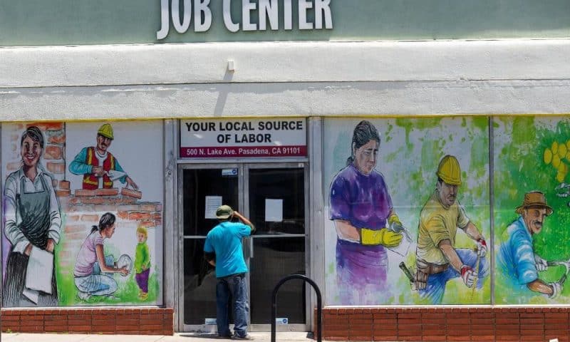 Rise in Jobless Claims Reflects Still-Struggling US Economy