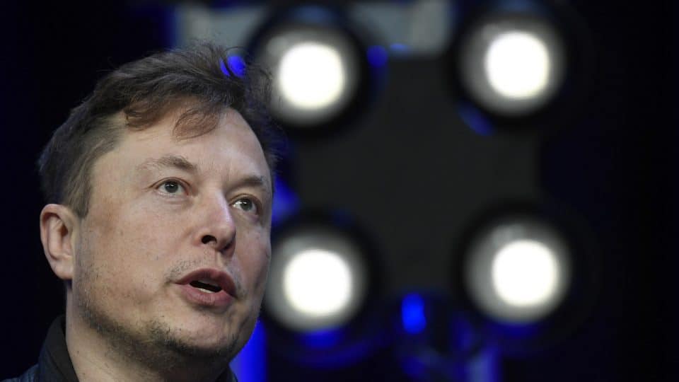 Tesla’s stock skids 7% as promised ‘Battery Day’ innovations remain off in the future