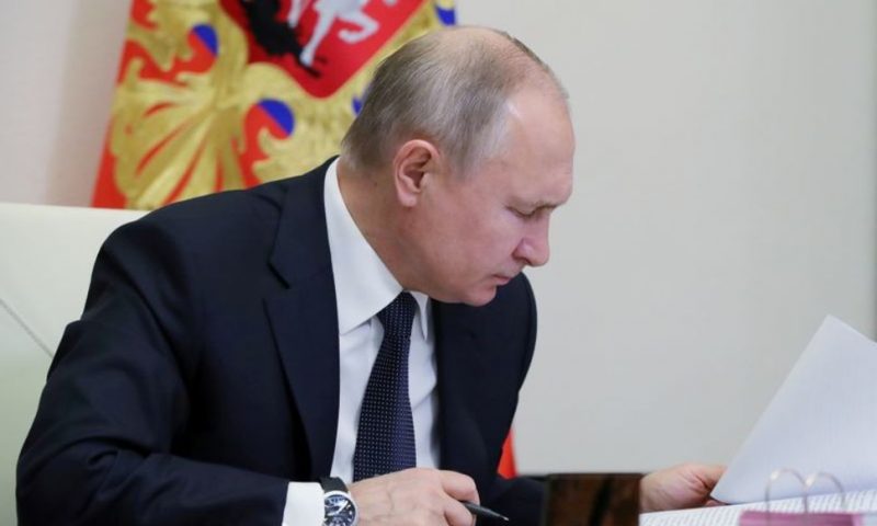 Russian Lawmakers Vote for Jail Penalties for Online Slander