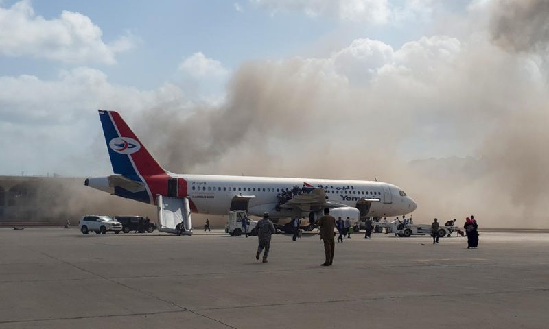 Yemen war: Deadly attack at Aden airport as new government arrives