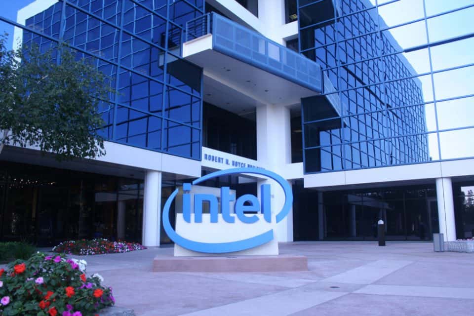 Intel Corporation (INTC) Dips 6.3%