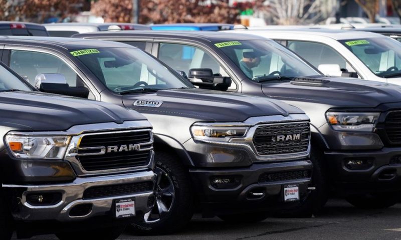 For First Time in 5 Years, US Gas Mileage Down, Emissions Up