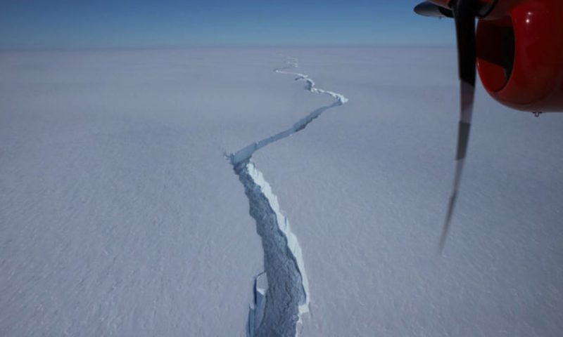 Iceberg size of Bedfordshire breaks off from Antarctica