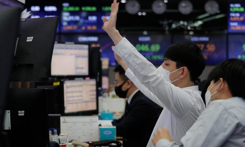 Asian Shares Track Wall St Decline as Bond Yields Rebound
