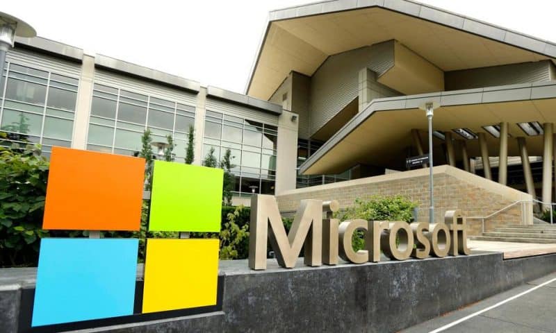 Microsoft to Start Bringing Workers Back to Headquarters