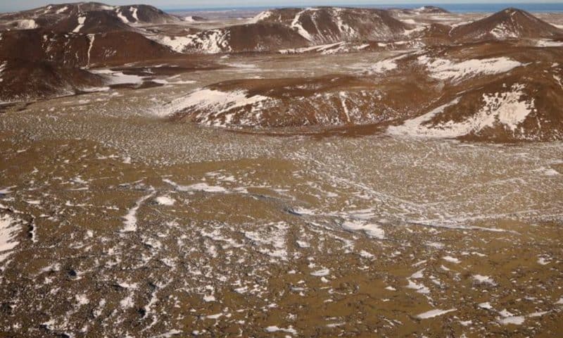 Quaking in Their Beds, Sleepless Icelanders Await Volcanic Eruption