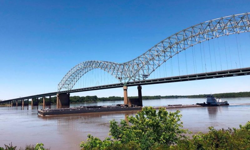 Mississippi River Traffic Reopened Under Damaged Bridge