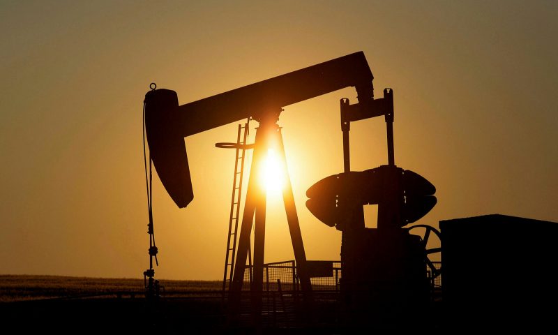Oil prices stabilize as OPEC uncertainty persists