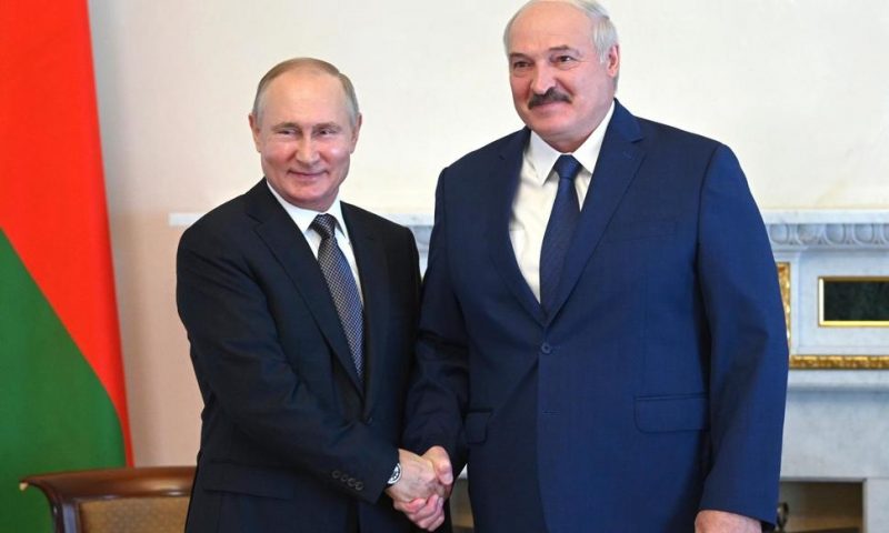 Putin Hosts Leader of Belarus for Talks on Closer Ties