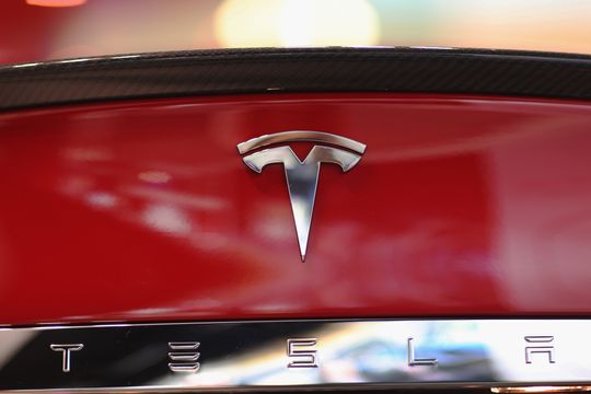 Tesla earnings preview: Semi truck, Cybertruck pickup and chip shortage in focus